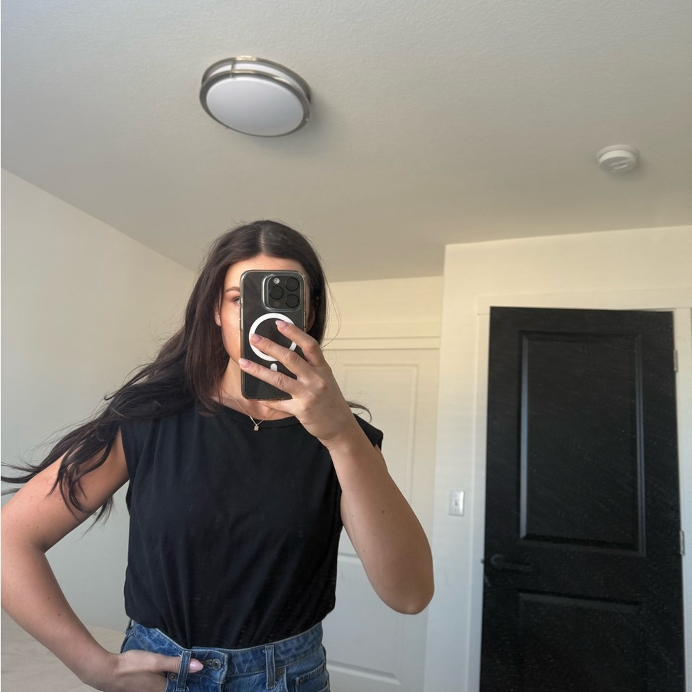 Elodie Black shoulder structured top